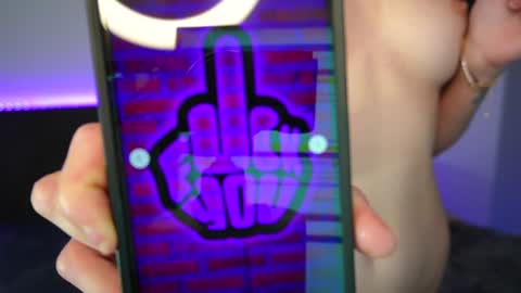 Snapshot of tweety_twist chatting on January 4, 2025, 12:37 am MayCarrey online show from January 4, 2025, 12:37 am