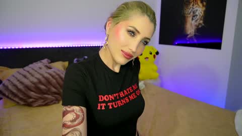 Snapshot of tweety_twist chatting on January 31, 2025, 9:37 pm MayCarrey online show from January 31, 2025, 9:37 pm