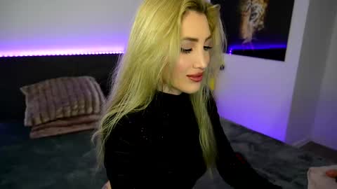 Snapshot of tweety_twist chatting on February 24, 2025, 10:25 pm MayCarrey online show from February 24, 2025, 10:25 pm