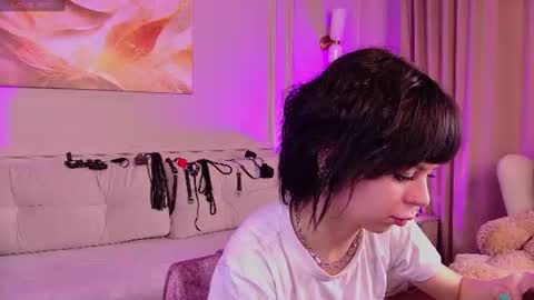 Twiggy online show from June 23, 2026, 10:02 am