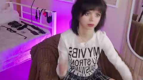 Twiggy online show from June 29, 2026, 9:48 am