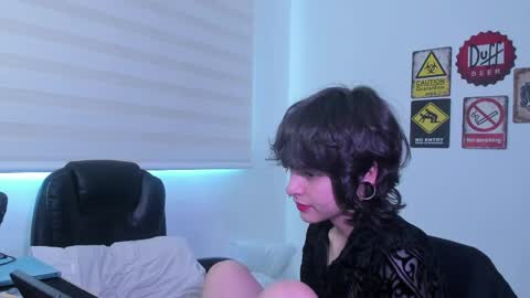 Eve  Lili online show from May 26, 2026, 3:52 pm