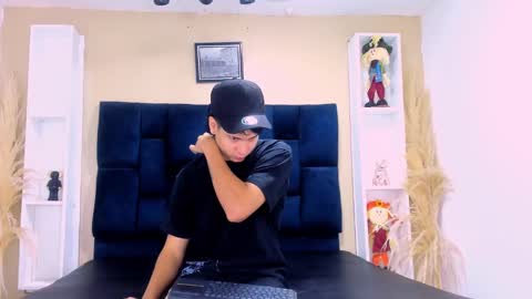 Snapshot of twink_bunny chatting on October 1, 2025, 12:00 pm samu online show from October 1, 2025, 12:00 pm