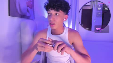 Snapshot of twink_lion chatting on October 3, 2025, 9:23 pm Lion online show from October 3, 2025, 9:23 pm