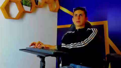 Snapshot of twink_scott19 chatting on October 16, 2025, 4:24 am twink_scott19 online show from October 16, 2025, 4:24 am