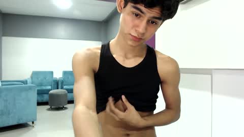 Snapshot of twink_waldorf chatting on December 13, 2024, 8:15 pm Twink Waldorf online show from December 13, 2024, 8:15 pm