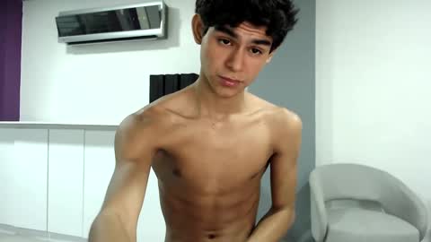Snapshot of twink_waldorf chatting on December 14, 2024, 9:35 pm Twink Waldorf online show from December 14, 2024, 9:35 pm