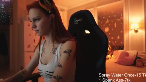 Snapshot of twinkle_fox chatting on January 9, 2026, 10:33 pm Alice online show from January 9, 2026, 10:33 pm