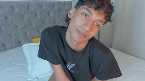 Snapshot of twinksboys_23 chatting on May 7, 2026, 1:27 pm twinksboys_23 online show from May 7, 2026, 1:27 pm
