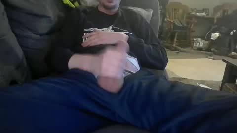 Snapshot of twinkymcgee1234 chatting on January 22, 2025, 2:37 am TwinkyMcgee online show from January 22, 2025, 2:37 am