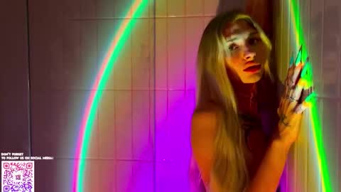 Snapshot of twl8vibe chatting on February 9, 2026, 4:22 pm Molly and Nick online show from February 9, 2026, 4:22 pm