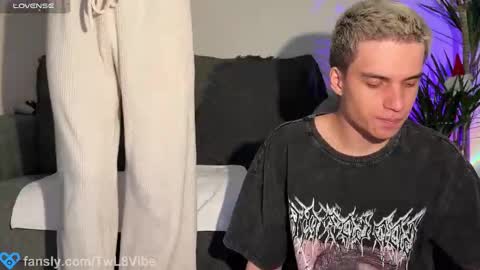 Snapshot of twl8vibe chatting on February 23, 2026, 4:04 pm Molly and Nick online show from February 23, 2026, 4:04 pm