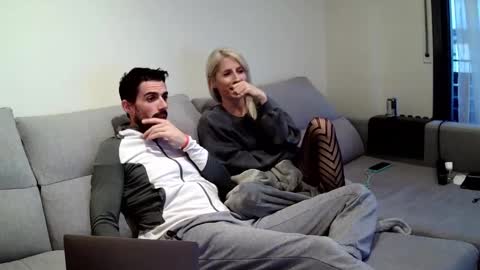 Snapshot of two_hot_to_handle chatting on January 6, 2026, 4:43 pm two_hot_to_handle online show from January 6, 2026, 4:43 pm