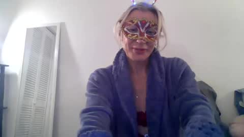 twoboobsonepenis online show from June 20, 2026, 11:18 pm