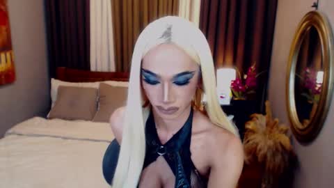 KiaraKeana online show from March 5, 2026, 9:44 pm