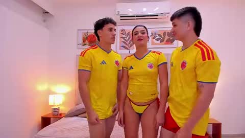 Sara LoenardNataly and Emilio online show from June 24, 2026, 2:21 am