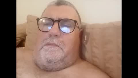 Snapshot of twohats2810 chatting on February 1, 2026, 5:22 pm twohats2810 online show from February 1, 2026, 5:22 pm