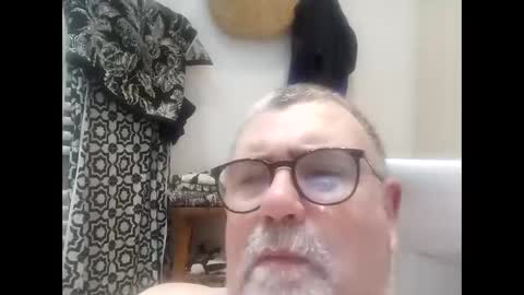 Snapshot of twohats2810 chatting on February 8, 2026, 8:23 pm twohats2810 online show from February 8, 2026, 8:23 pm