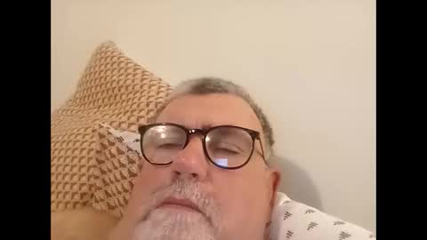 Snapshot of twohats2810 chatting on February 20, 2026, 7:25 pm twohats2810 online show from February 20, 2026, 7:25 pm