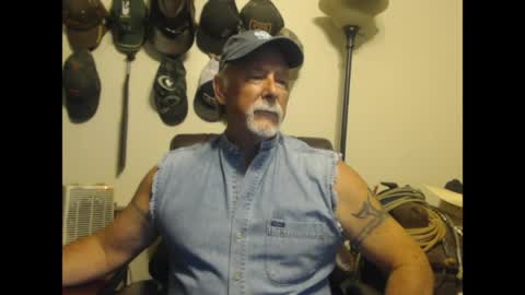 Snapshot of txlobo60 chatting on April 21, 2026, 12:01 am txlobo60 online show from April 21, 2026, 12:01 am