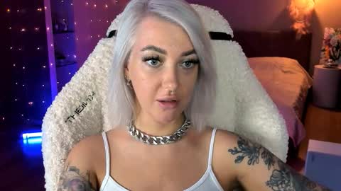 Miley online show from October 26, 2025, 2:01 pm