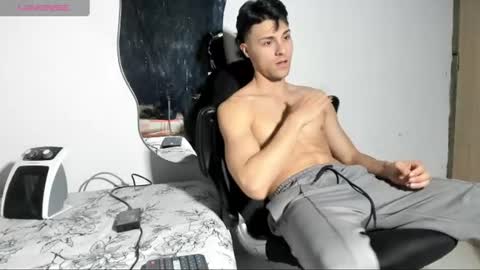 tyler_axel online show from June 27, 2026, 1:54 am