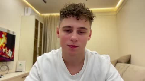 tyler_garrner online show from November 14, 2025, 6:28 pm