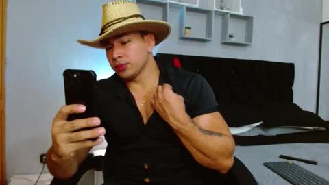 Snapshot of tyler_hank1 chatting on December 3, 2025, 2:08 am tyler_hank1 online show from December 3, 2025, 2:08 am