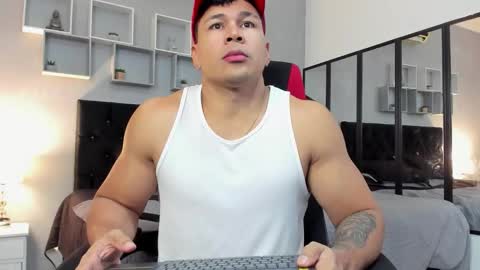 Snapshot of tyler_hank1 chatting on December 17, 2025, 8:48 pm tyler_hank1 online show from December 17, 2025, 8:48 pm