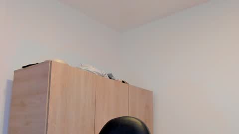     online show from December 5, 2024, 2:11 pm