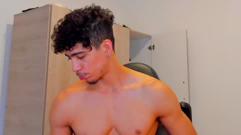     online show from December 5, 2024, 8:33 pm