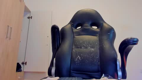     online show from December 8, 2024, 6:39 pm