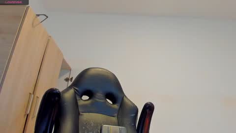     online show from January 23, 2025, 3:32 pm