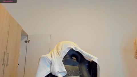     online show from January 25, 2025, 9:47 am