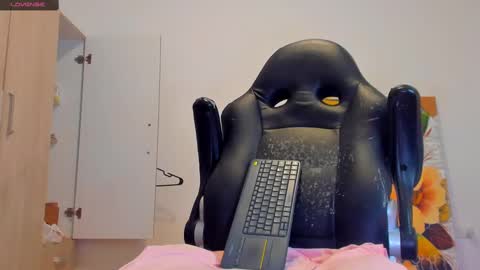     online show from March 7, 2025, 7:41 am