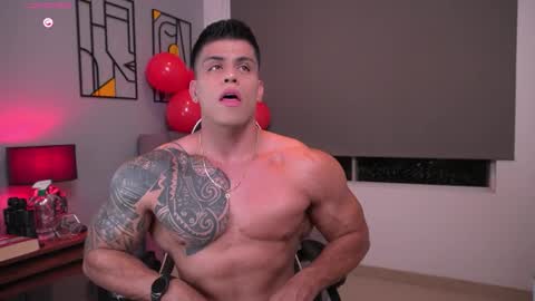 Snapshot of tyler_muscle chatting on February 15, 2026, 12:18 am David online show from February 15, 2026, 12:18 am