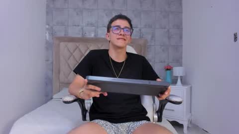 Snapshot of tylercross_ chatting on March 13, 2026, 9:32 pm Tyler online show from March 13, 2026, 9:32 pm