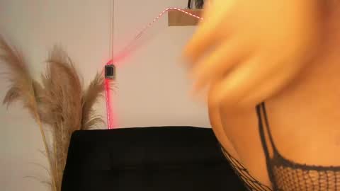 tylla__ online show from April 26, 2026, 8:50 pm
