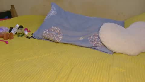 tynniee online show from February 6, 2026, 12:04 am