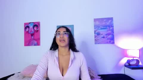 tyra   online show from October 16, 2025, 2:56 am