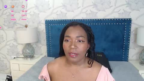 Snapshot of tyrafox_ chatting on December 16, 2025, 7:19 pm tyrafox online show from December 16, 2025, 7:19 pm