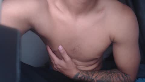 Snapshot of ugh_manux chatting on May 19, 2026, 2:51 am ugh_manux online show from May 19, 2026, 2:51 am