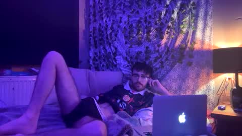 Snapshot of uhhstephen chatting on December 20, 2025, 9:44 pm uhhstephen online show from December 20, 2025, 9:44 pm