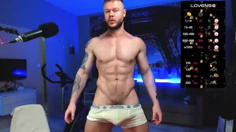 Snapshot of ukgymboy chatting on February 17, 2026, 1:18 pm James Iron online show from February 17, 2026, 1:18 pm