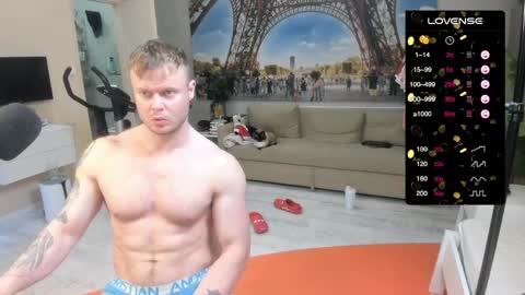 Snapshot of ukgymboy chatting on April 4, 2026, 12:46 pm James Iron online show from April 4, 2026, 12:46 pm