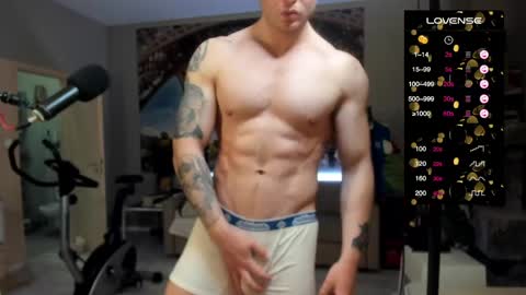 Snapshot of ukgymboy chatting on May 2, 2026, 12:32 pm James Iron online show from May 2, 2026, 12:32 pm