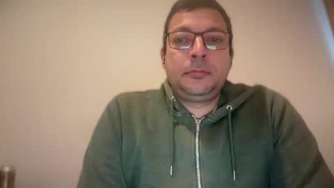 Snapshot of ukhalid82 chatting on December 3, 2025, 3:32 pm ukhalid82 online show from December 3, 2025, 3:32 pm