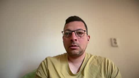 Snapshot of ukhalid82 chatting on April 18, 2026, 11:47 am ukhalid82 online show from April 18, 2026, 11:47 am