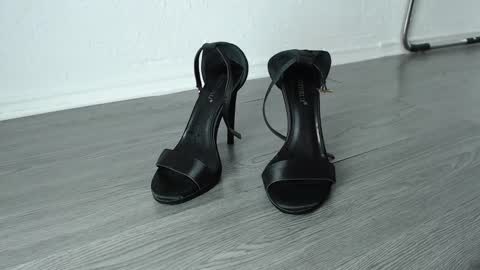 Snapshot of ukk_bit chatting on December 30, 2024, 6:42 am Megan online show from December 30, 2024, 6:42 am