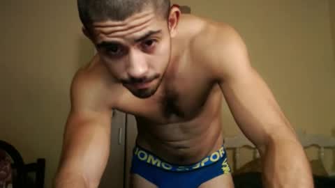 Snapshot of uliseshot450305 chatting on February 4, 2025, 12:29 am Ulises Gomez online show from February 4, 2025, 12:29 am